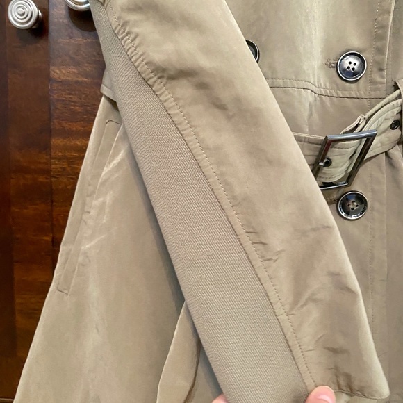❌SOLD❌BCBGMaxAzria Trench Coat Size Medium - Picture 12 of 16
